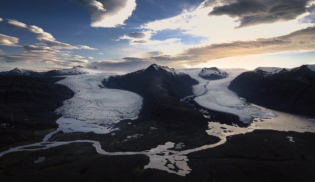 Two of the many fingers of Vatnajokull glacier